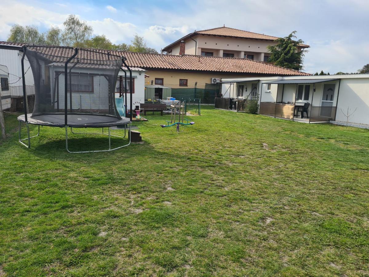 Melanie Apartman Veľký Meder المظهر الخارجي الصورة